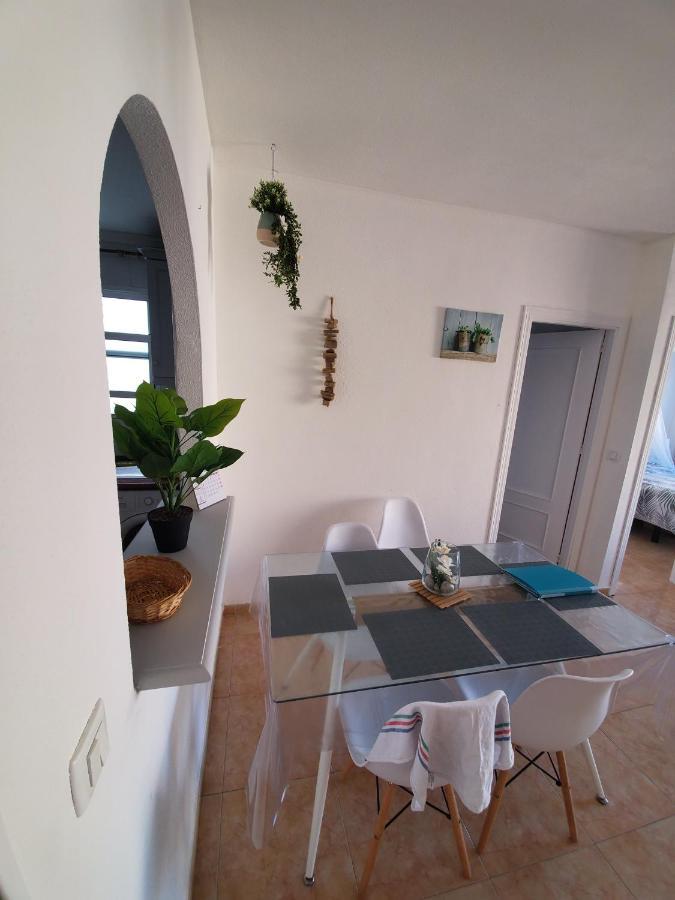 Appartement Proche Plage Avec Piscine En Centre Ville Torrevieja Esterno foto