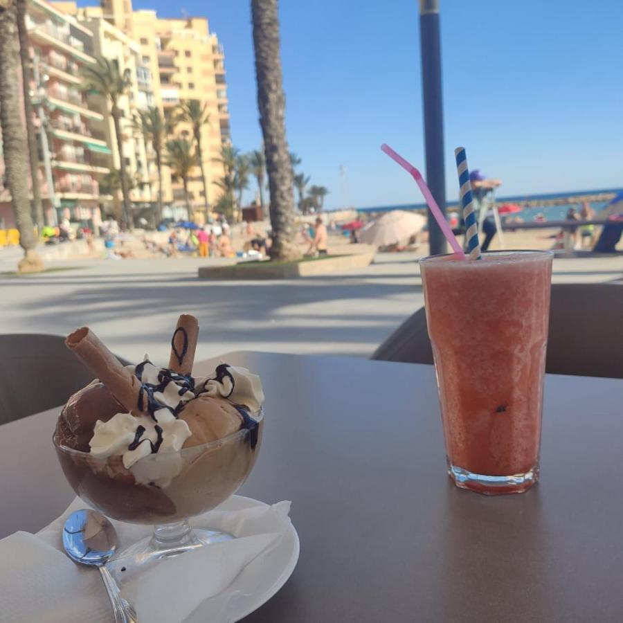 Appartement Proche Plage Avec Piscine En Centre Ville Torrevieja Esterno foto